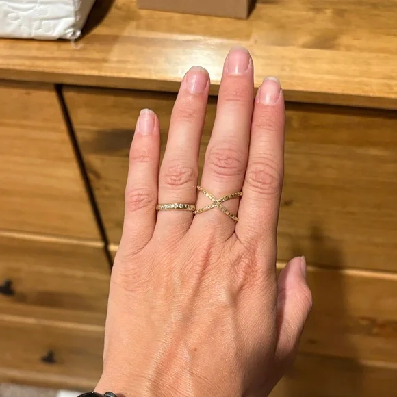 14k solid gold Gold Criss-Cross Ring - Picture 3 of 4